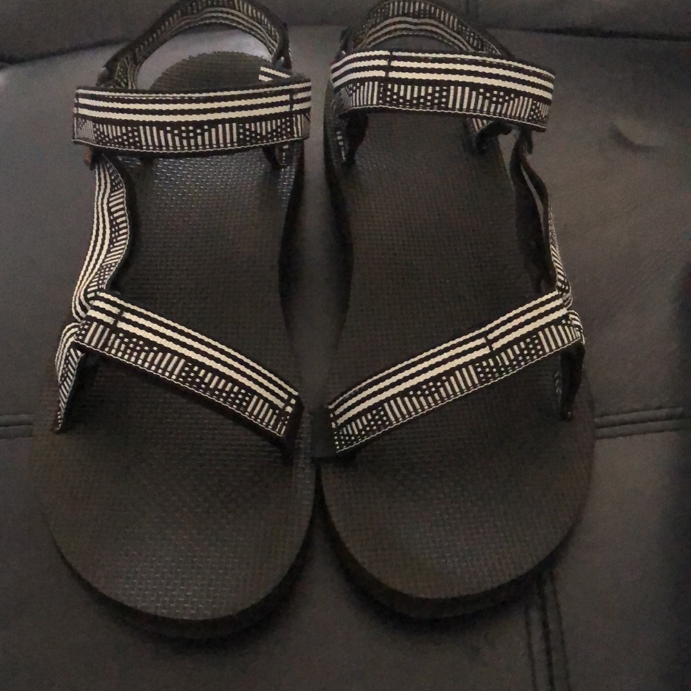 Teva sandals size 10 - Picture 4 of 10